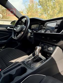 ڤۆڵکسواگن جێتا